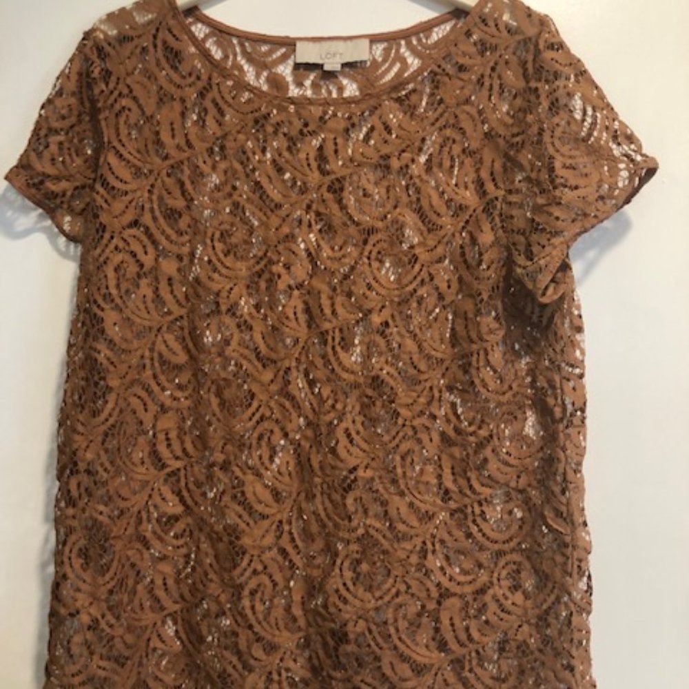 LOFT lace short-sleeved shirt